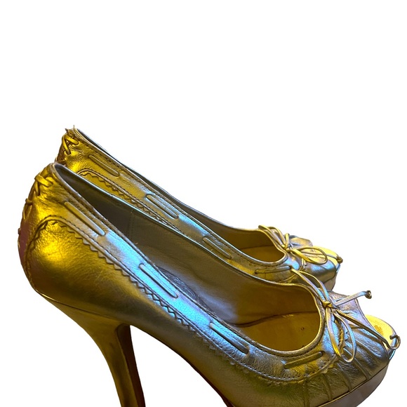 Michael Kors, gold heels 7M - Picture 2 of 5